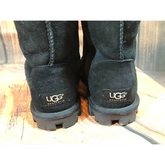 UGG #5835 Essential Shearling Black Sheepskin Boots Womens 7 / 38 (p5L - Picture 8 of 11